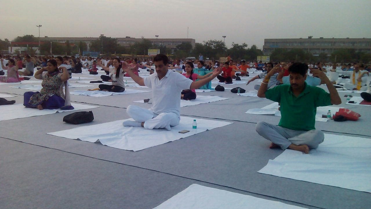 baba ramdev will make world record on international yoga day 