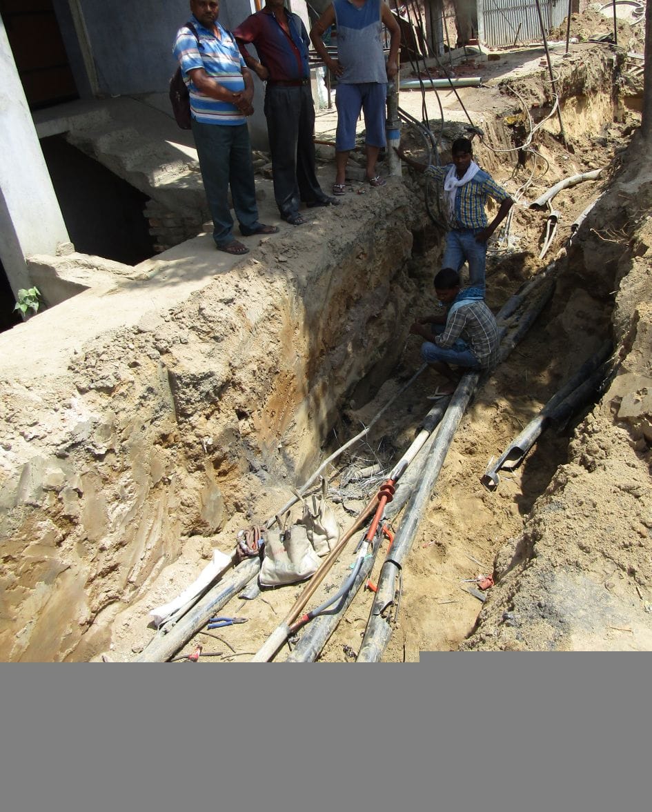 The cable was cut in the dark intersection area Bawant
