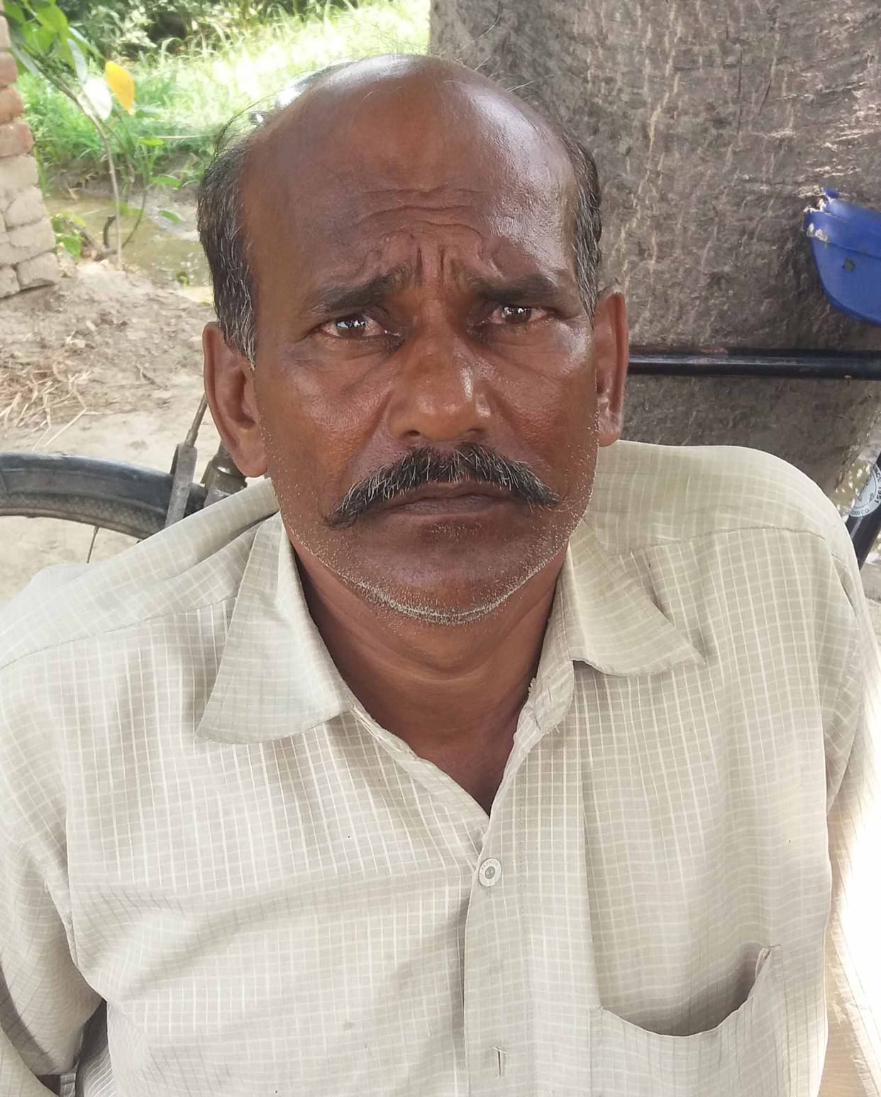 eyewitness says, men in uniform set the fire in mathura