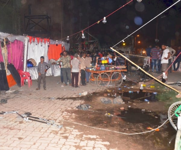 Ruckus during shooting in lucknow.