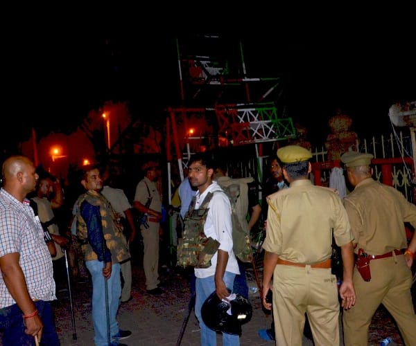 Ruckus during shooting in lucknow.