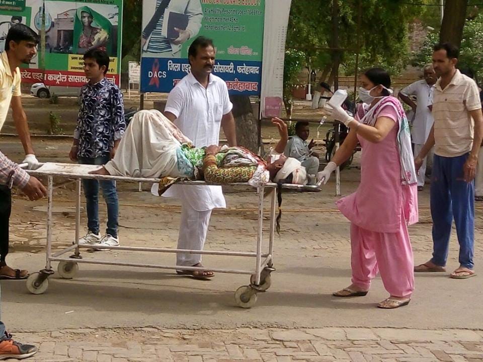 accident, road accident, dera devotees bus accident, dera sacha sauda devotees