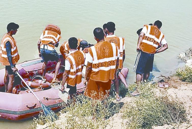two friends sink in rapti, one died