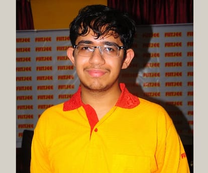 divanshu saxena second topper in kanpur zone.
