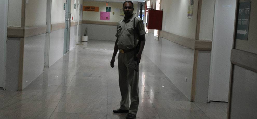 Gujjar hospital amid tight security marked to show the awe, bewildered patients