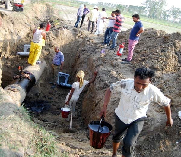 six thousand liter oil thievery in only 8 minutes in panipat of haryana
