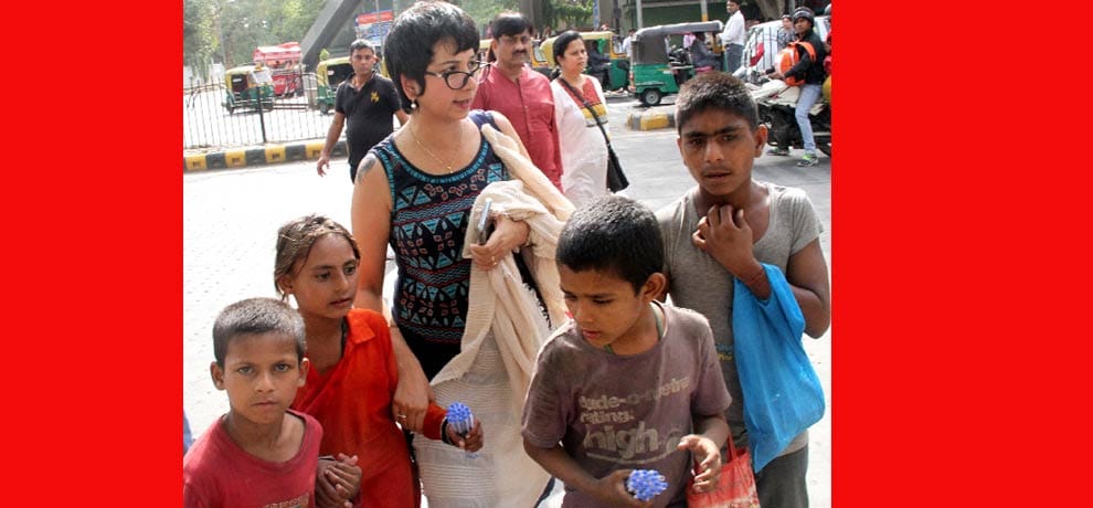 When poor children out from organically, sit-in protest at the lack of food was the girl