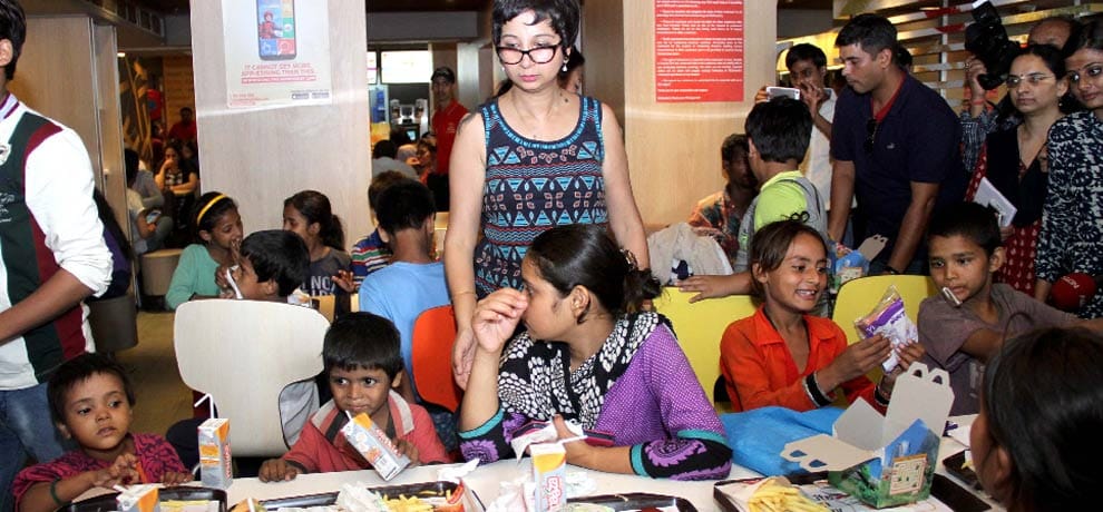 Entry charges of giving poor children in the restaurant, the government will decide action