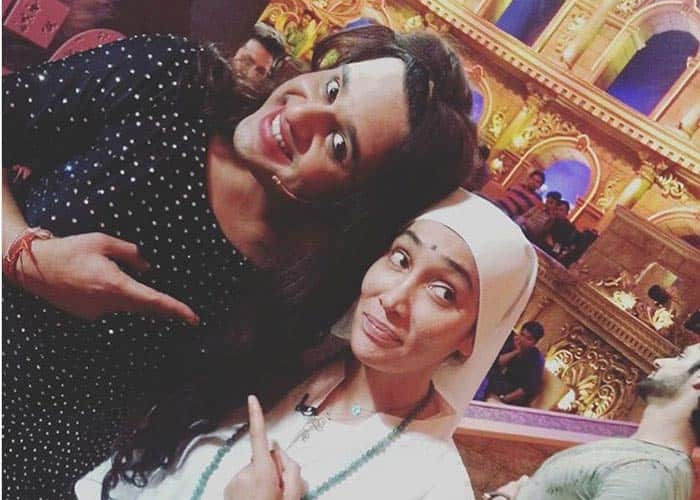 Sofia Hayat Danced On The Sets Of Comedy Nights Bachao