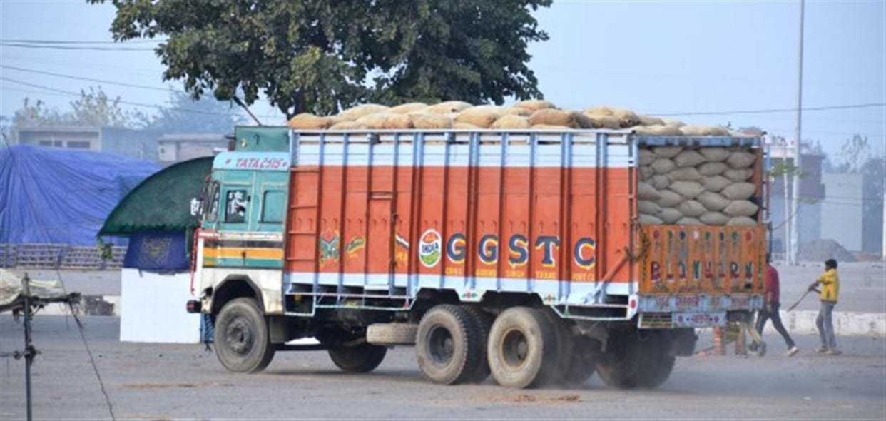 Truck operater Increase a fright in nalagrah