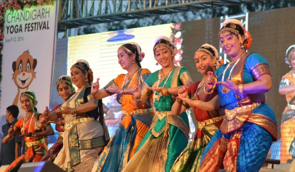 ending of Chandigarh Yoga Festival, blend of yoga and dance