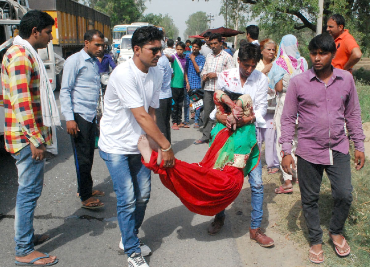 four people dead in road accident