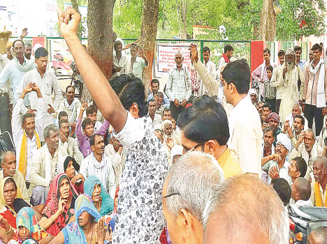 Kotedaron counter demonstration against