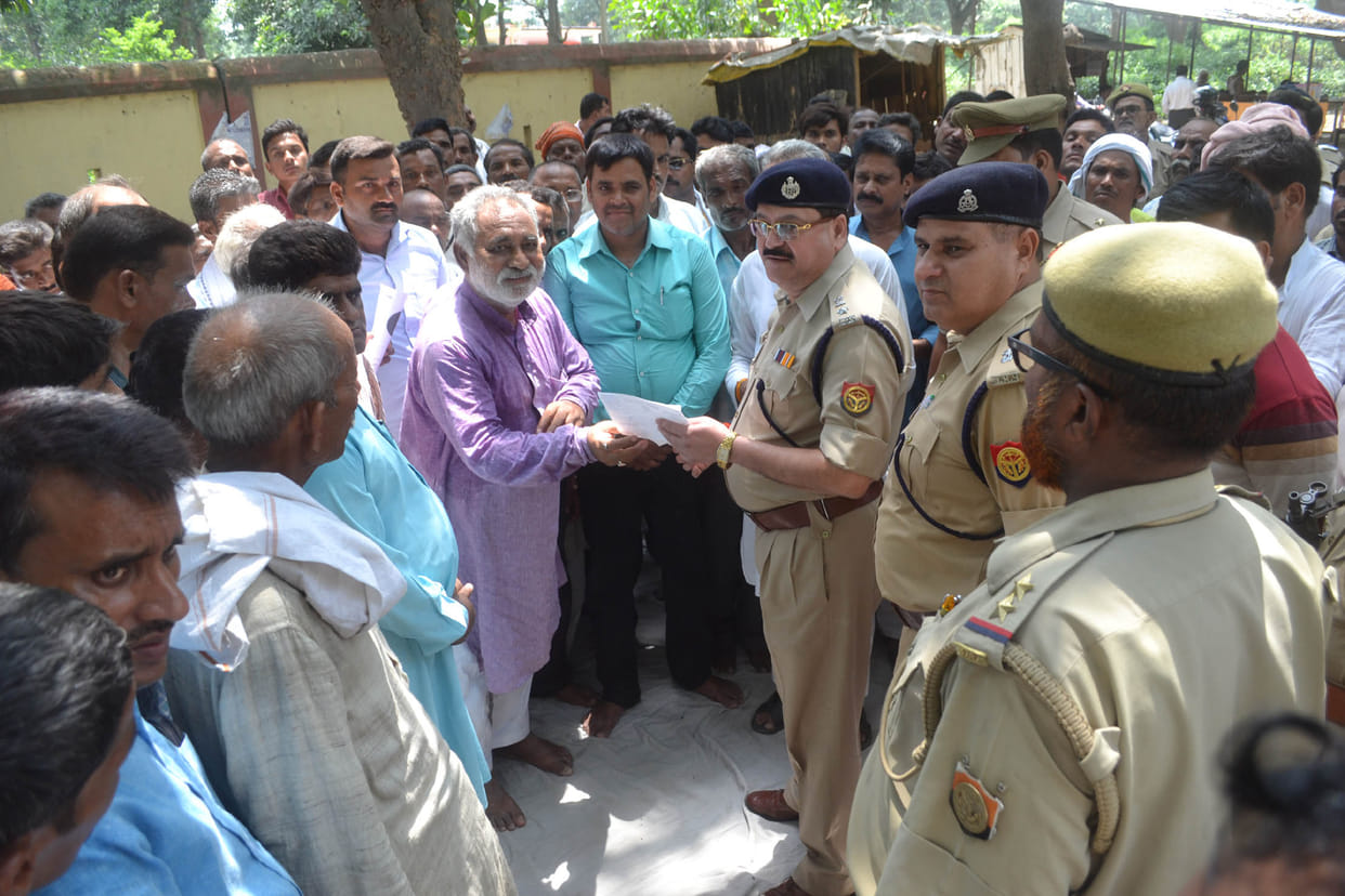 Thanedaron former MLA for action on picketing