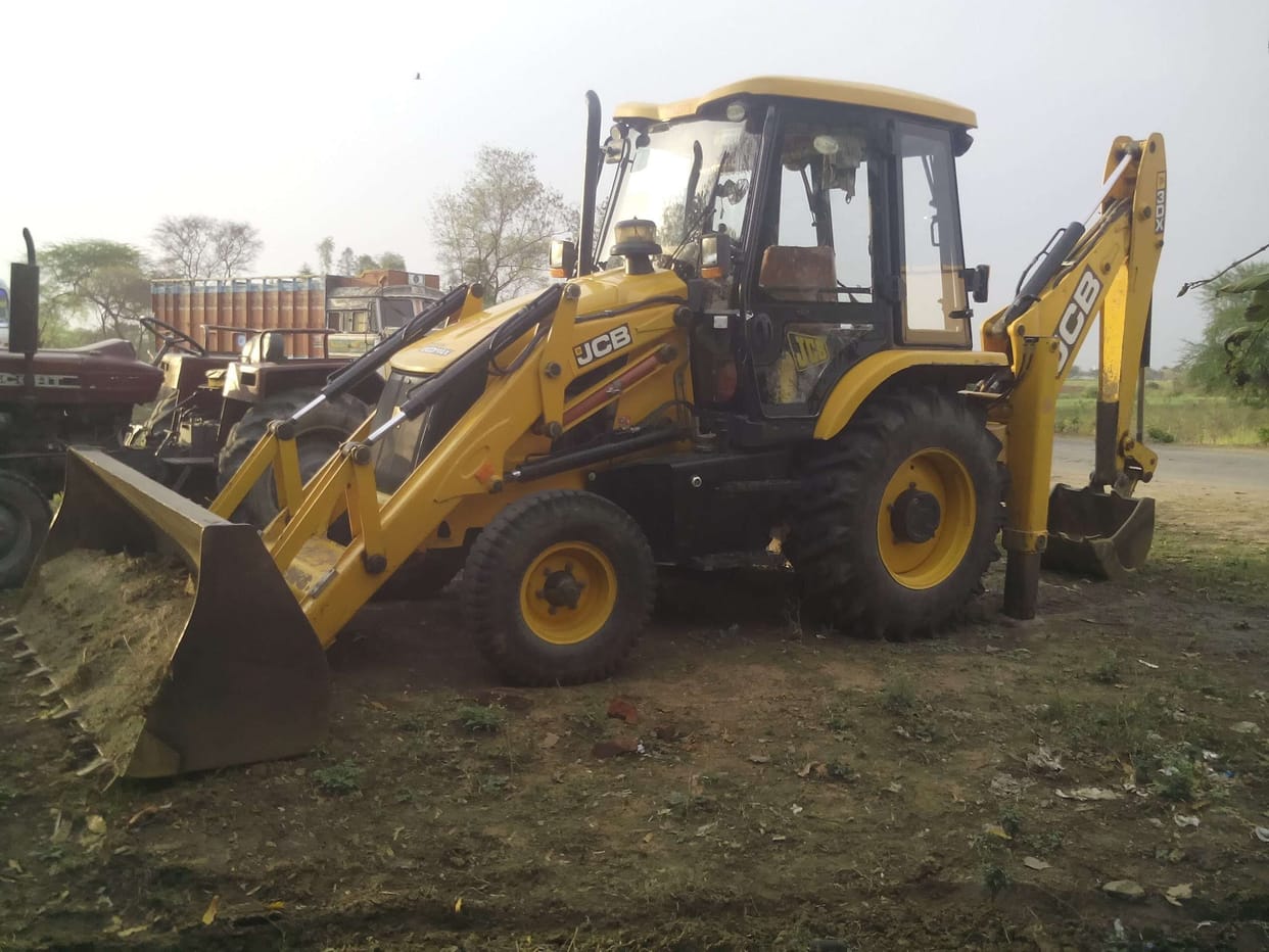 16 vehicle seized,  loaded with illegal mineral