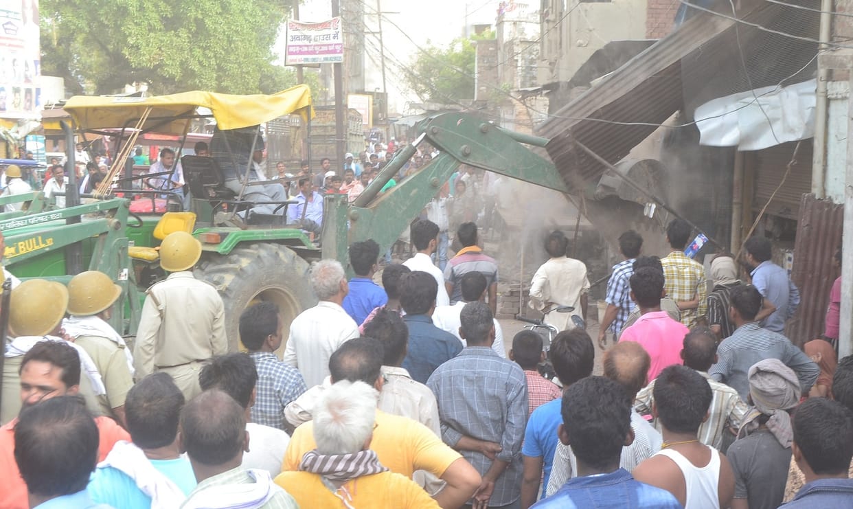 abhiyaan chalaakar hataaya atikraman