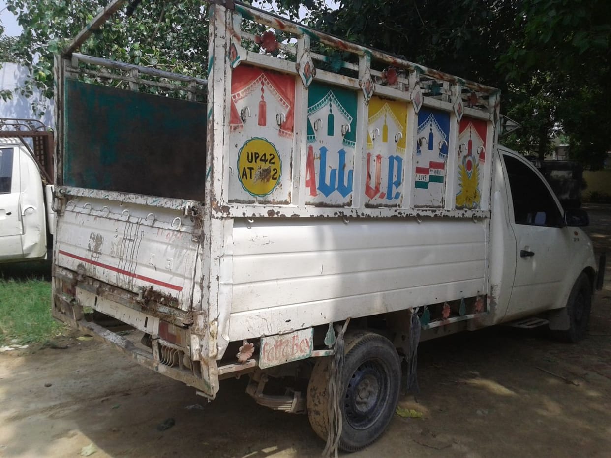 Villagers caught four animal smuggler