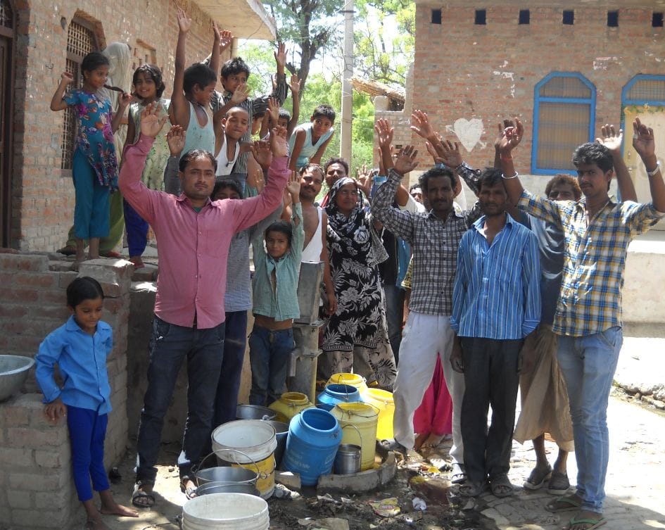 Dihuli people demonstrated, demanding water