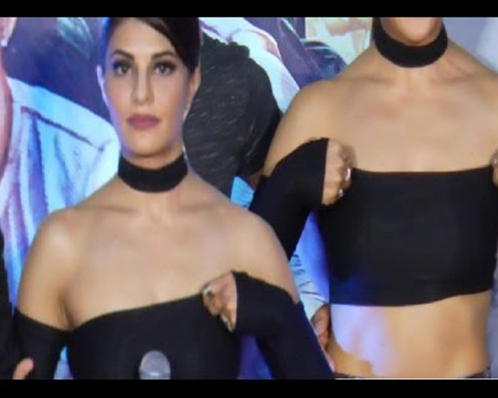 worst dress sense of Jacqueline fernandes