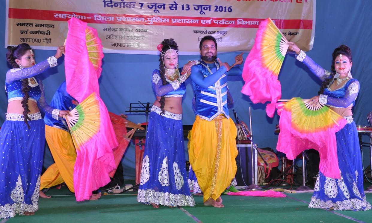 Reshma Kishore Kumar songs on stage Gunje