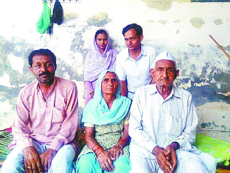 Flee in fear from Kairana