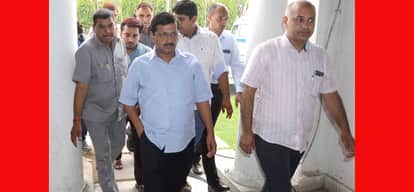 kejriwal attacks on bjp and congress says when we appoint secretaries why its illegal 