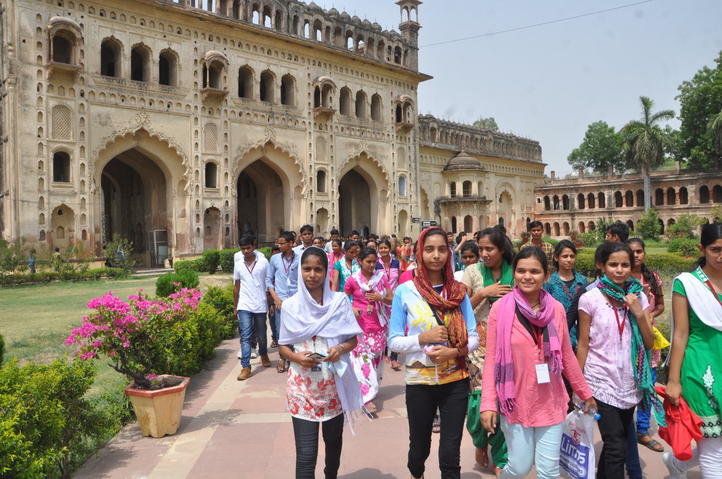  Toppers went on tour with Amar Ujala team.