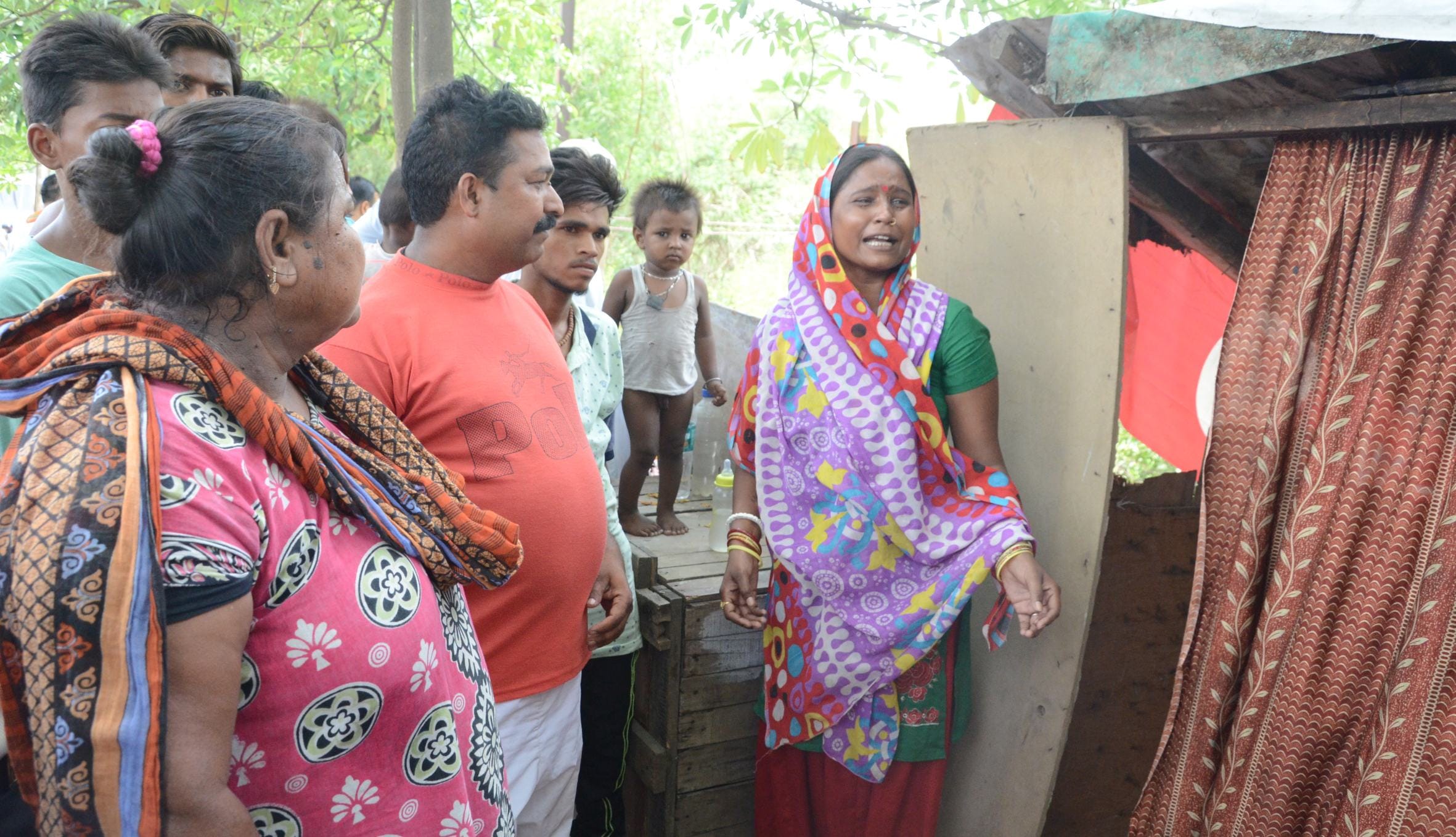 women protested against nagar nigam encroachment campaign