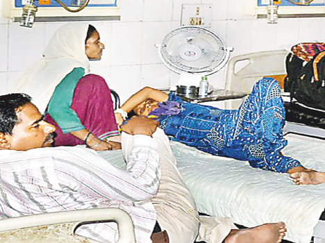 Old woman died from diarrhea, full of hospital patients