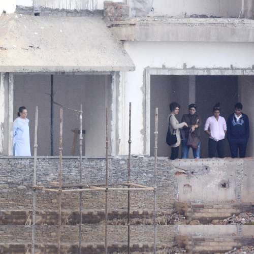 Sonia Gandhi inspect daughter Priyanka's dream home