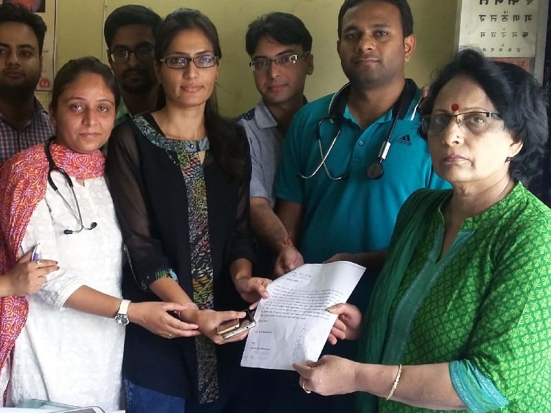 strike, pathankot strike, EMO on strike, strike in civil hospital, pathankot, amritsar