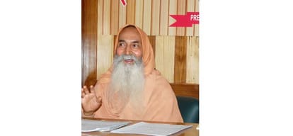 swami gaurishwranand puri verbal attack on ramdev