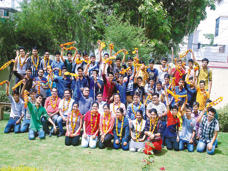 En: Lalon the amazing family of workers