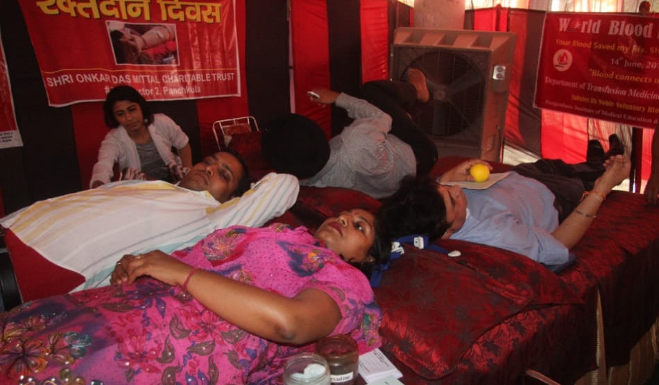 blood donation camp by amar ujala foundation, 490 people donated blood