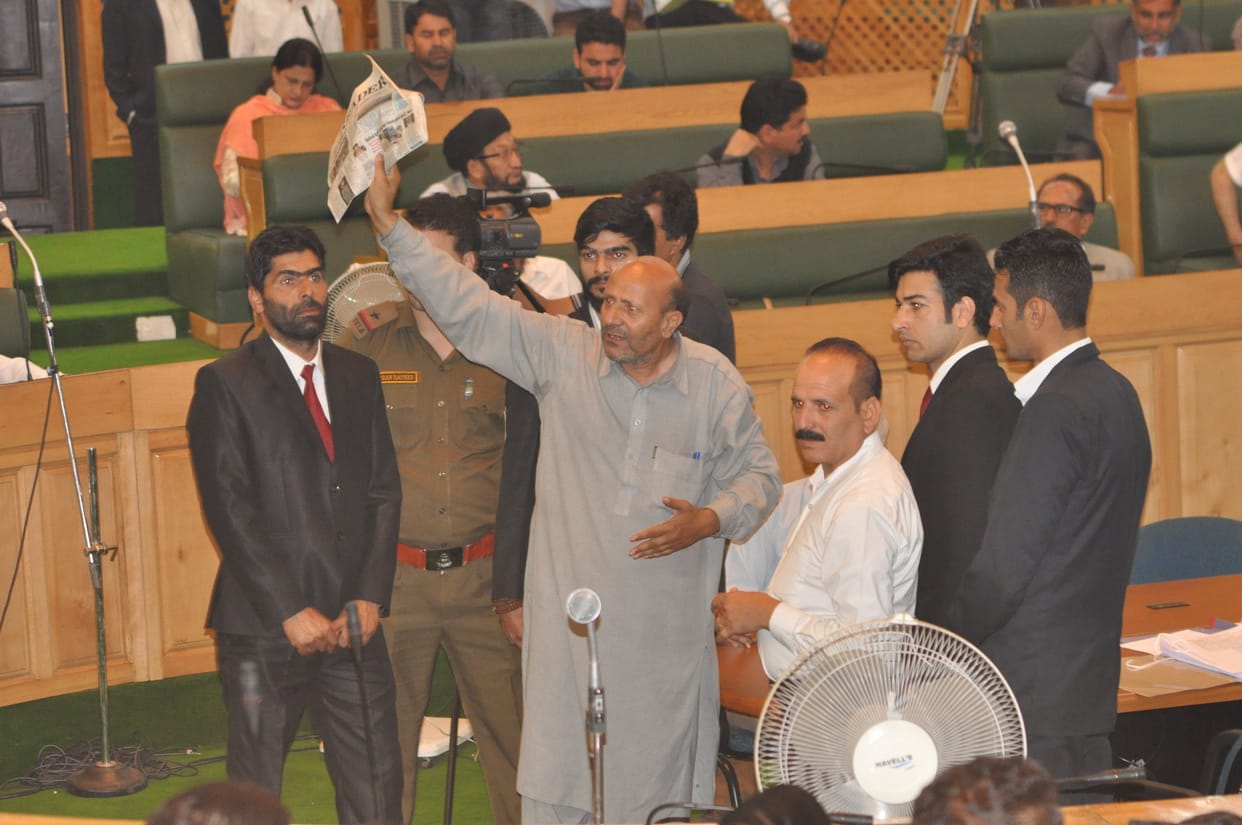 argument between rashid and dar