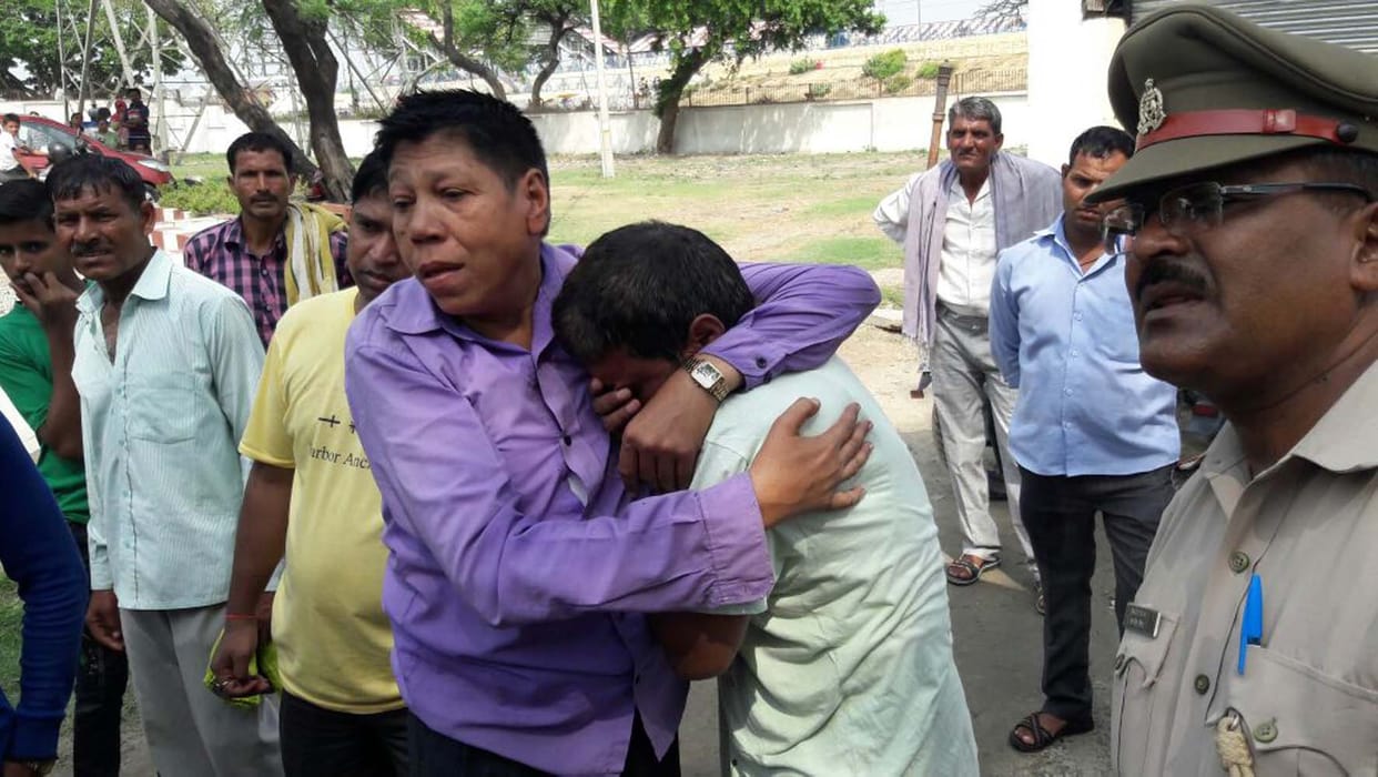 Dip teens drown in river death.