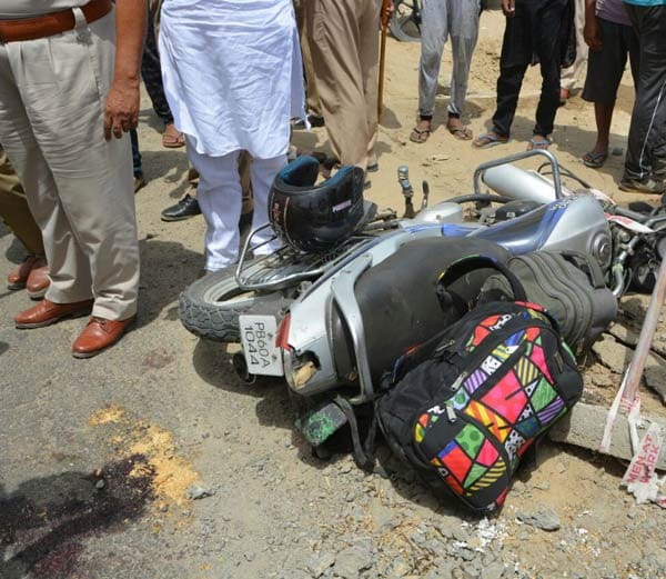 two sister killed in road accident at ludhiana, see pictures