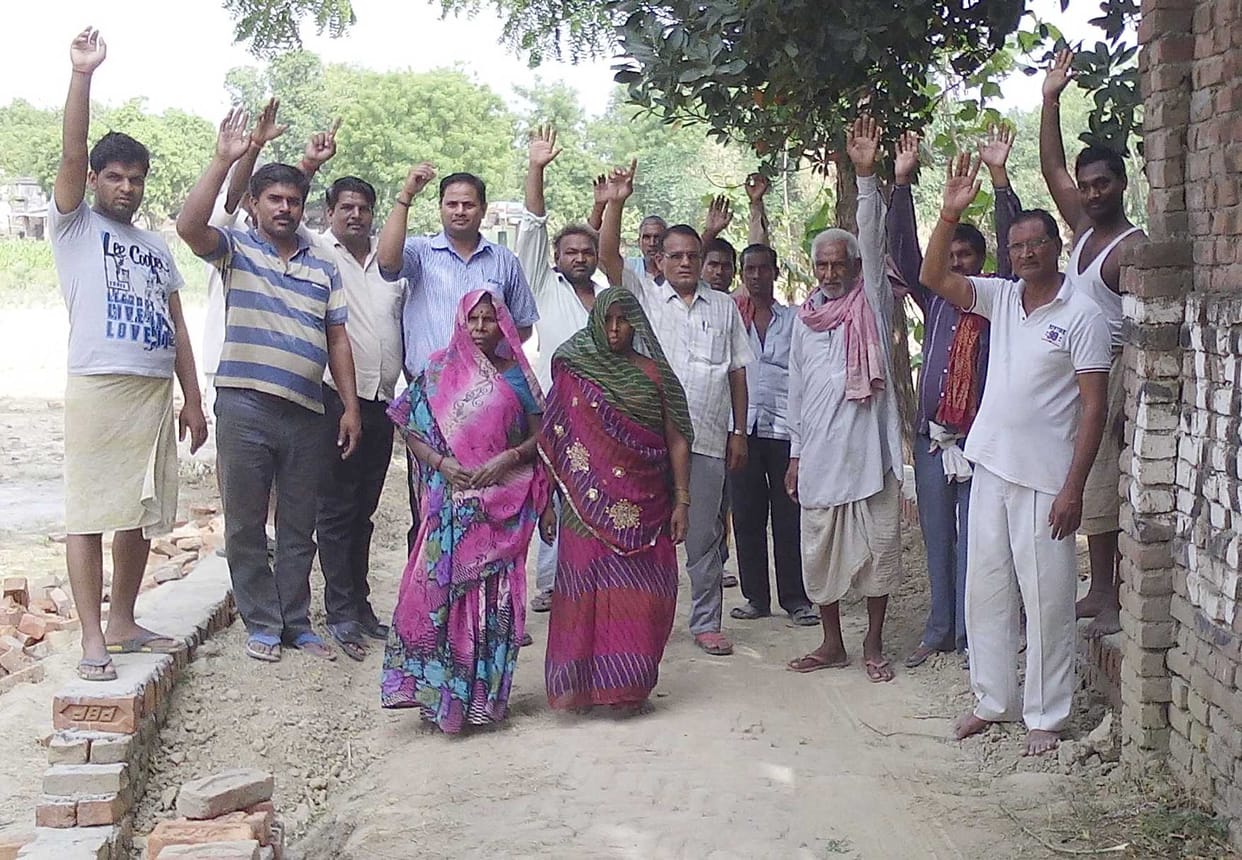  atikraman ke khilaaph log laamaband People rallied against encroachment