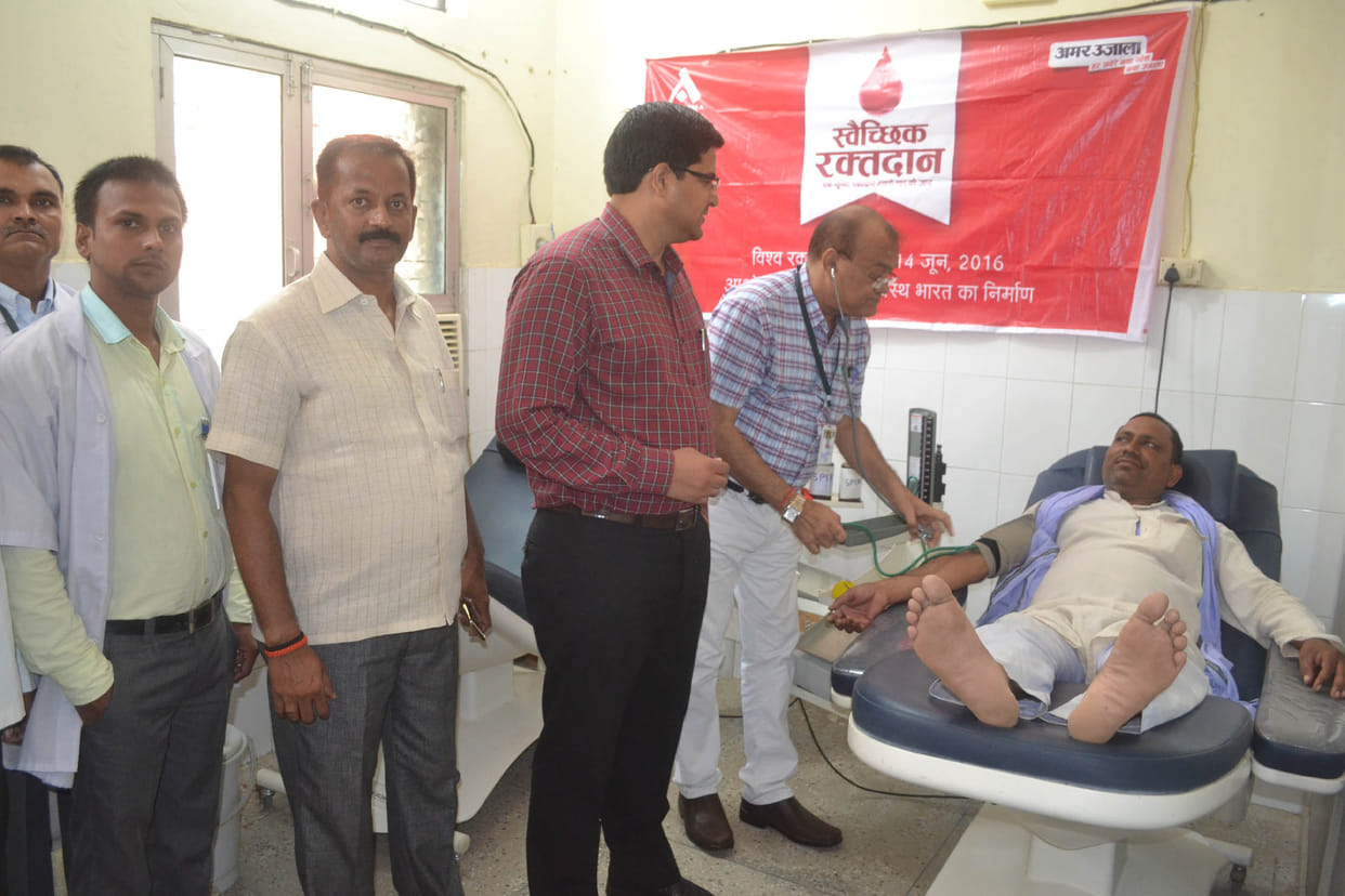 26 donaters donate blood