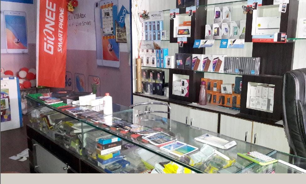 Theft in Jewellery shop in sitapur