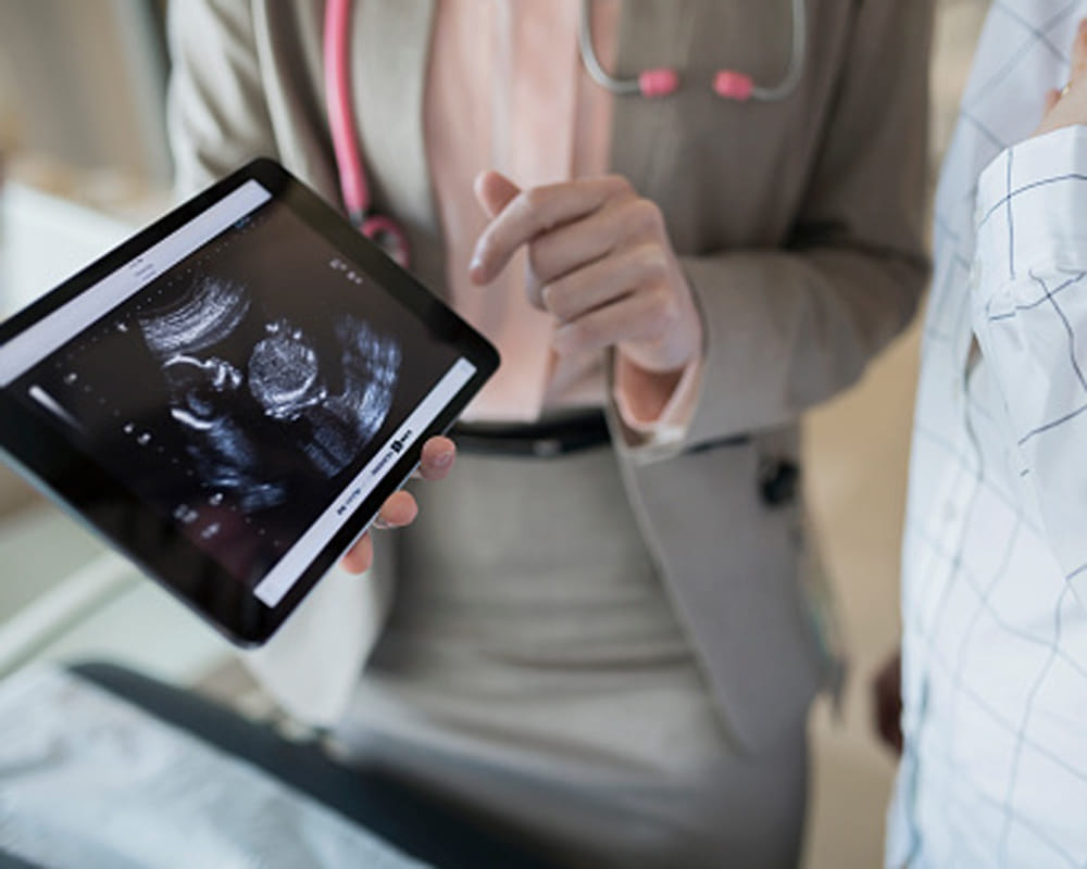 bizarre photo of ultrasound, fetus resembled to car