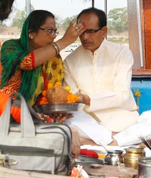  Union Minister and MP, maintained contact with the public : Shah