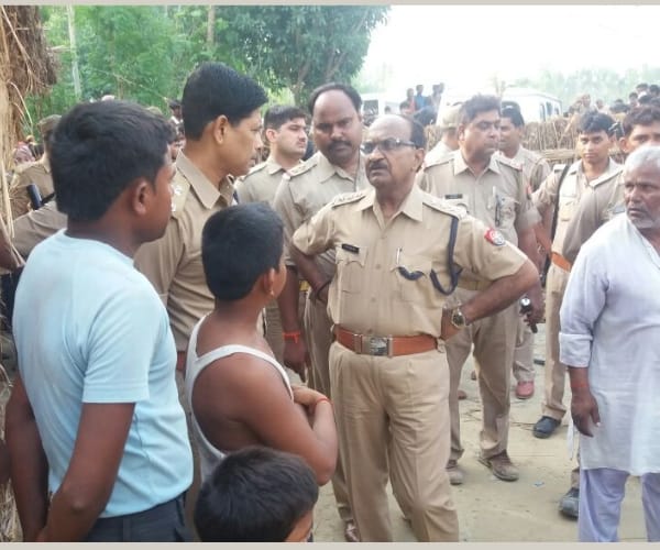 two parties moved brick stone, four injured