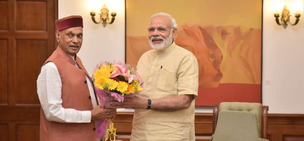 prem kumar dhumal invited pm narendra modi for himachal visit