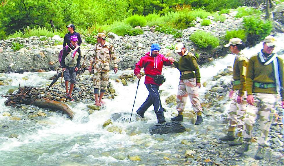 The first group of passengers transported Kailas halt Gala