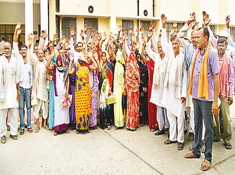 PDS villagers demonstrated over selection