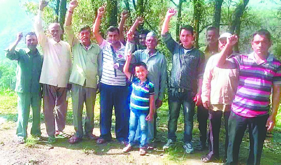 Power crisis-stricken people demonstrated