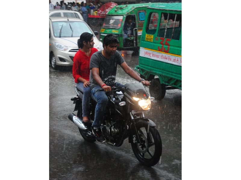 It rains