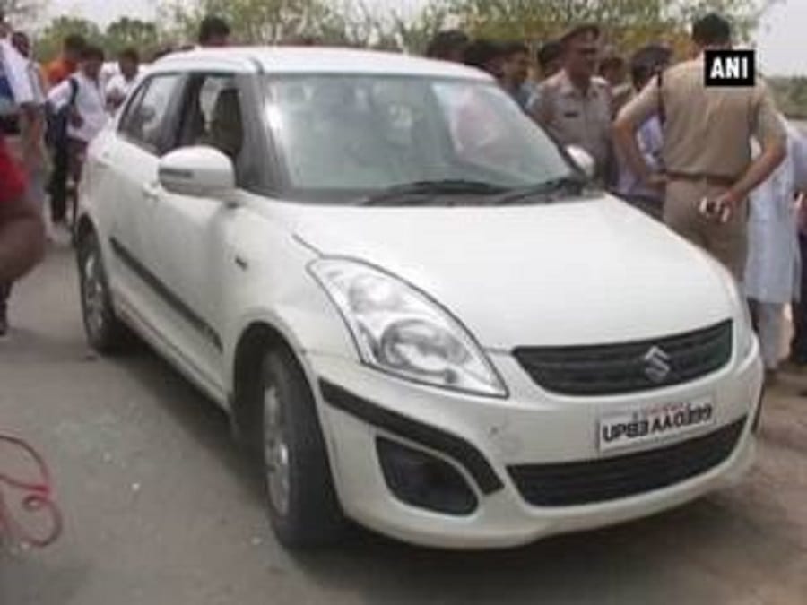 बंदूक की नोक पर लूटे 46 लाख, तलाश जारी