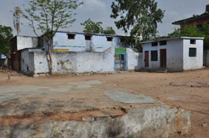 Lifeless building , children unknown